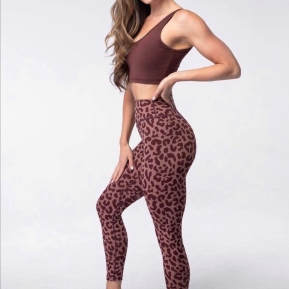 ISOBalance Athletica leggings/top Medium